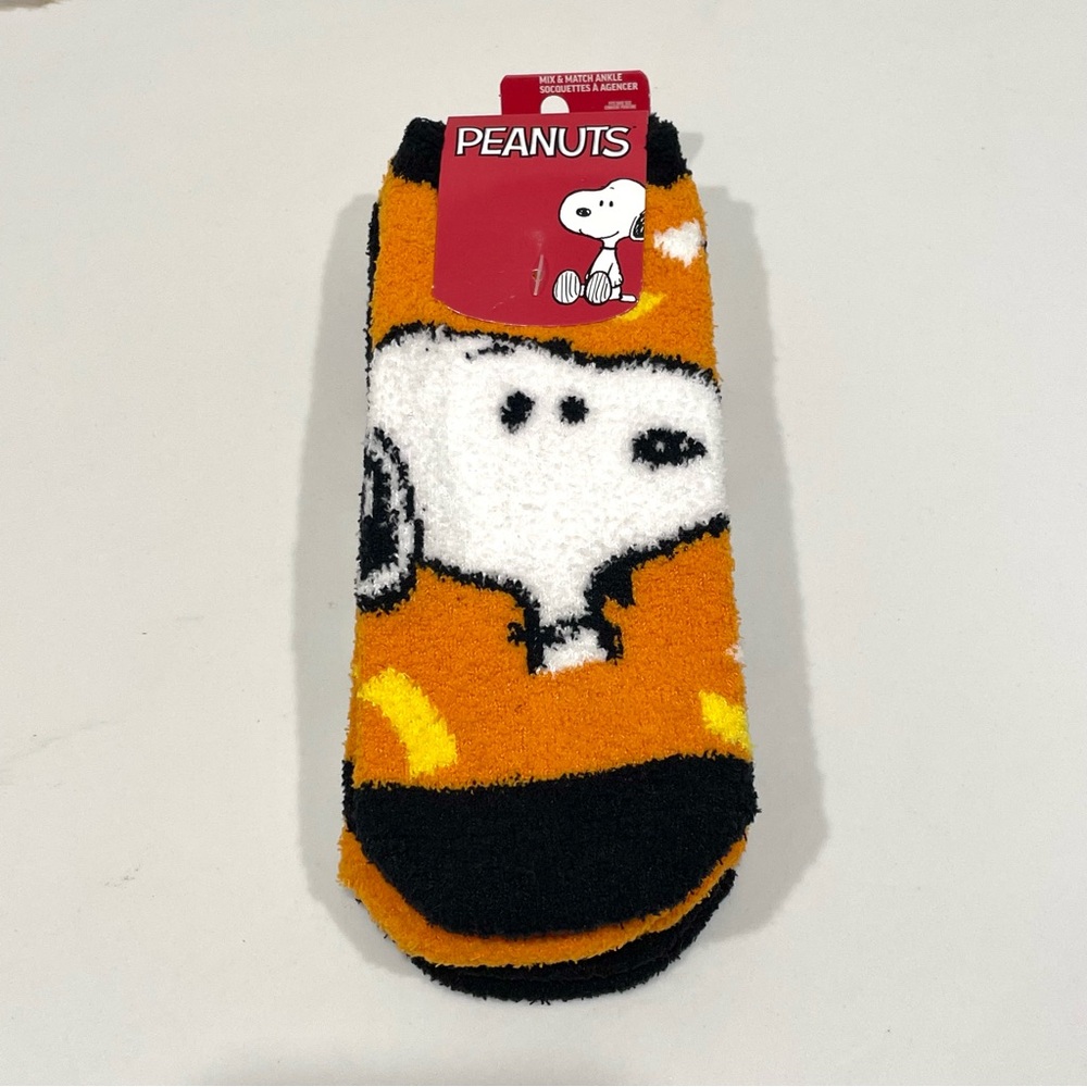 🟡2/$30 NEW Halloween Peanuts Snoopy Set of 3 Fuzzy Ankle Socks (size 5-10)